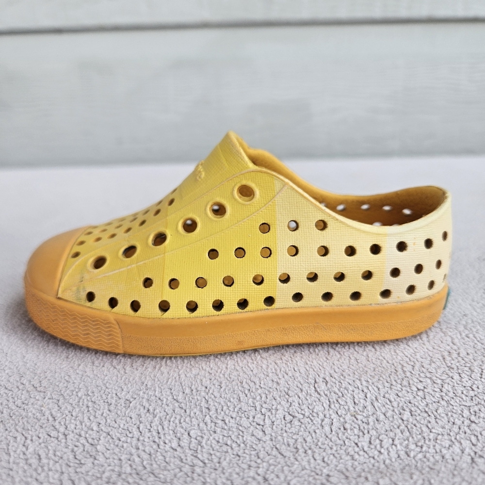 Native Jefferson Toddler SZ C6 Yellow Crayola Slip-On Water Shoes Unisex - Picture 5 of 12
